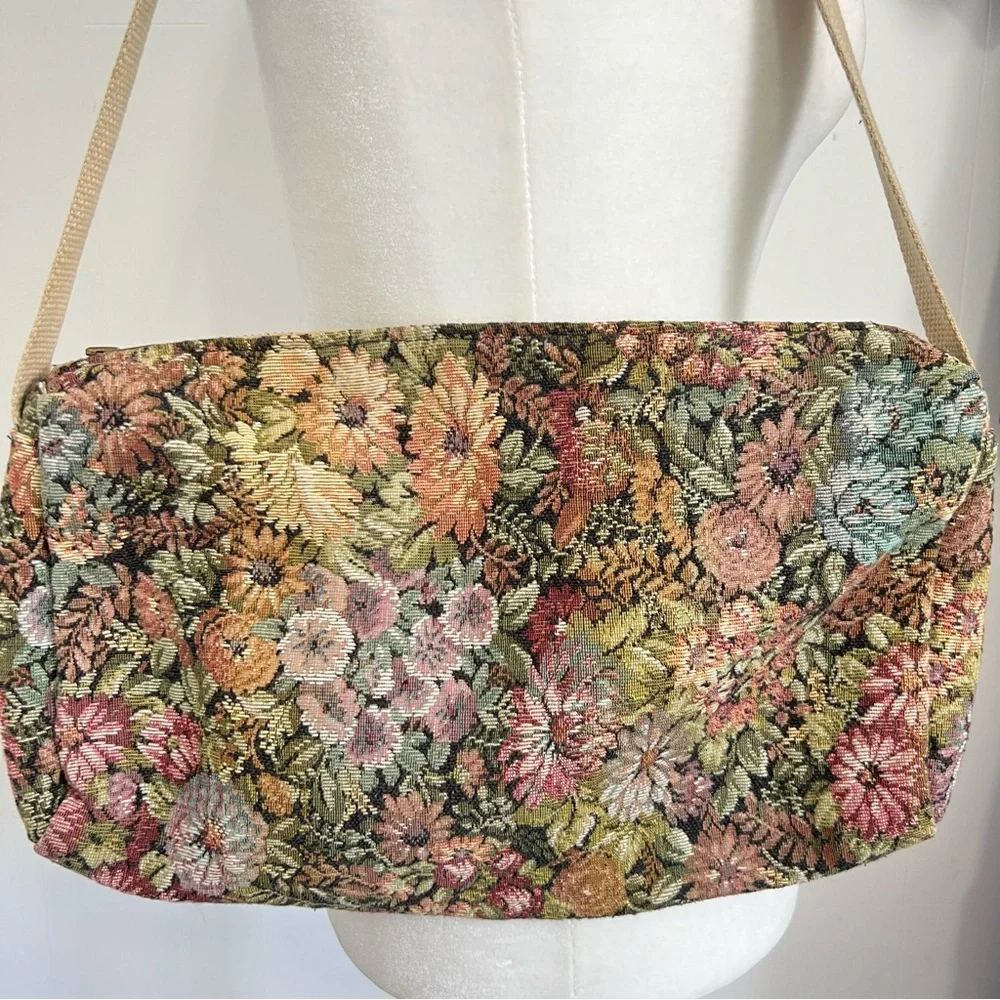 Vintage Cottagecore Grannycore Floral Tapestry Shoulder Bag Pocketbook